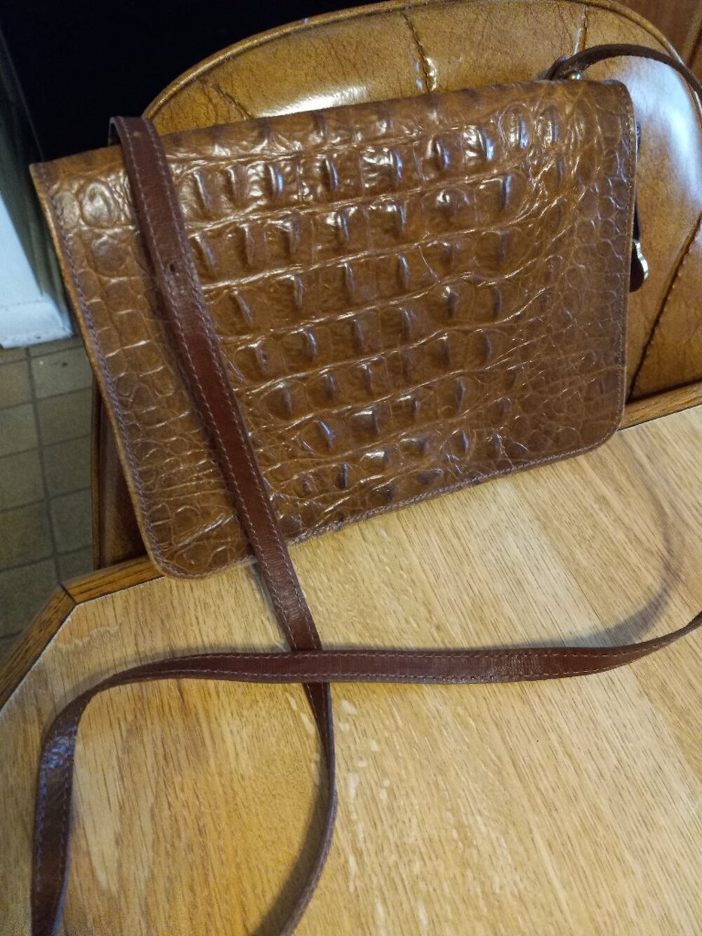 VINTAGE  Brahmin  Brown Croc Embossed Leather Crossbody Bag Handbag Purse